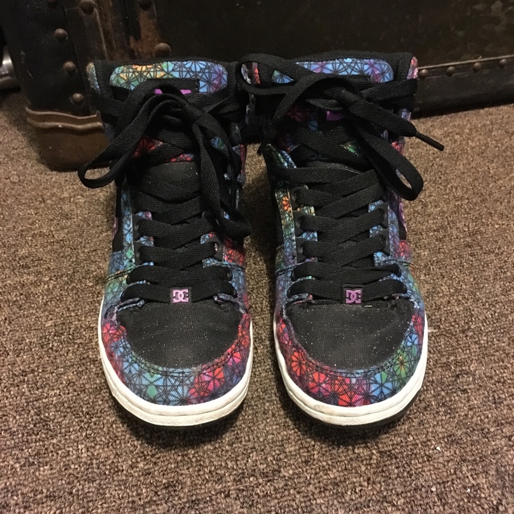 DC skate shoes